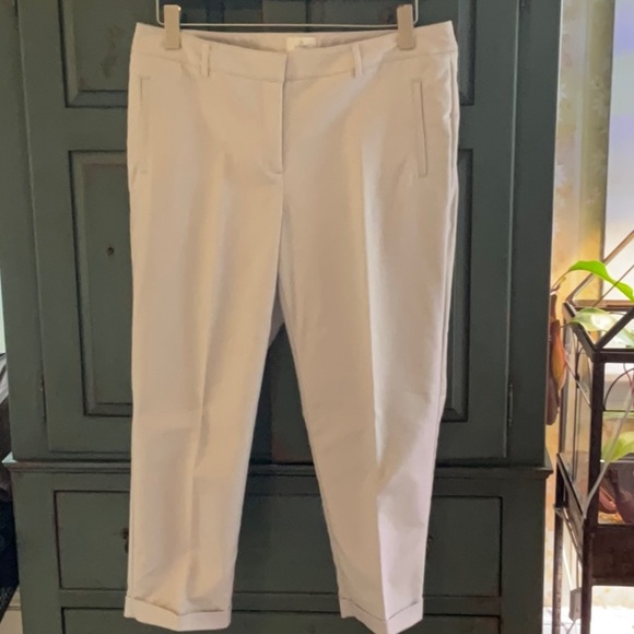 NWOT Light Gray Chicos So Sliming Crops size 2.5 - Picture 1 of 9